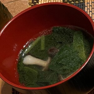 ほうれん草としめじの中華風スープ